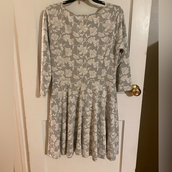 Lauren Conrad Dress - Picture 7 of 7